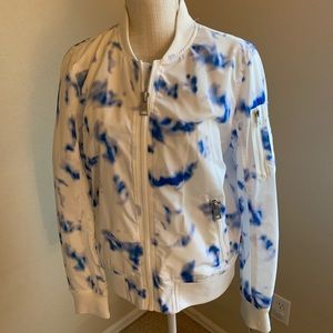 Levi’s jacket. A fashion statement. NWT White/blue, (cloud design. ( medium)
